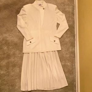 1980s white vintage suit by Caron of Chicago!